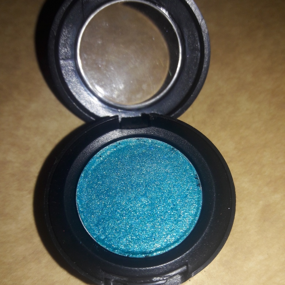 Turquoise Eye Magic Eyeshadow